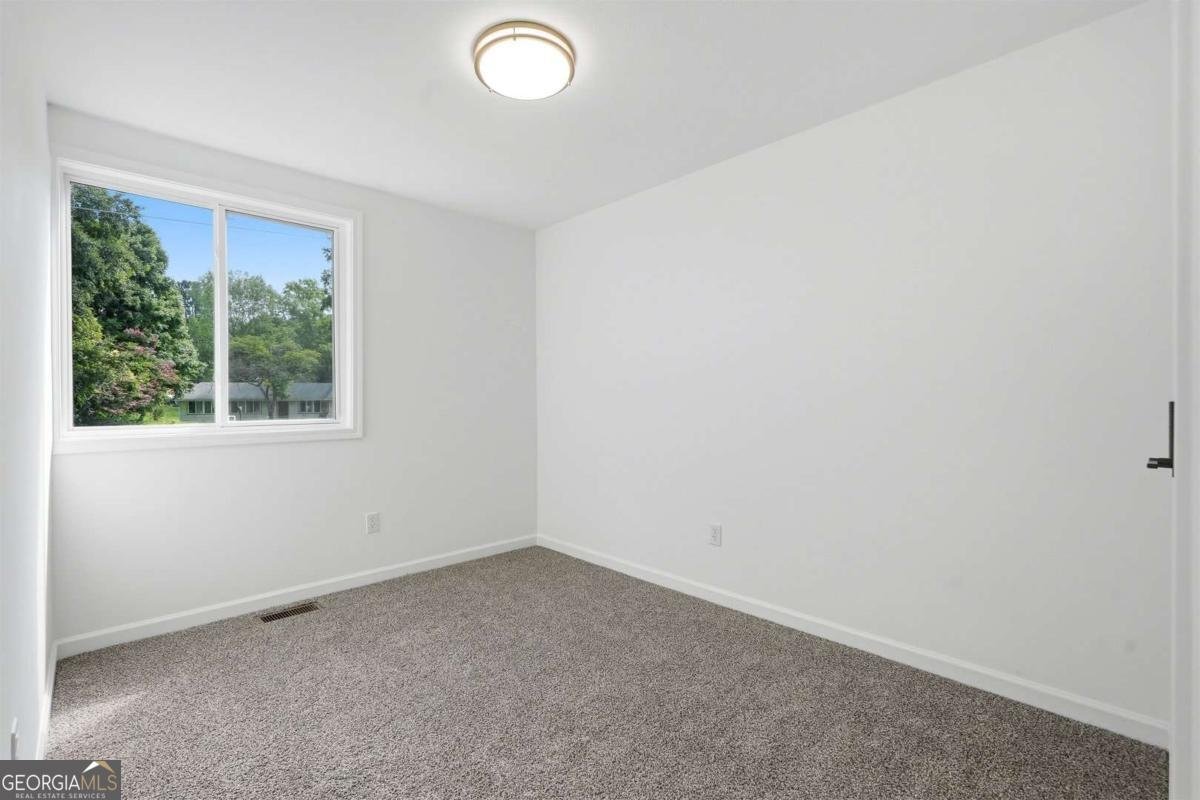 1060 Millard Way Stone Mountain - Photo 18