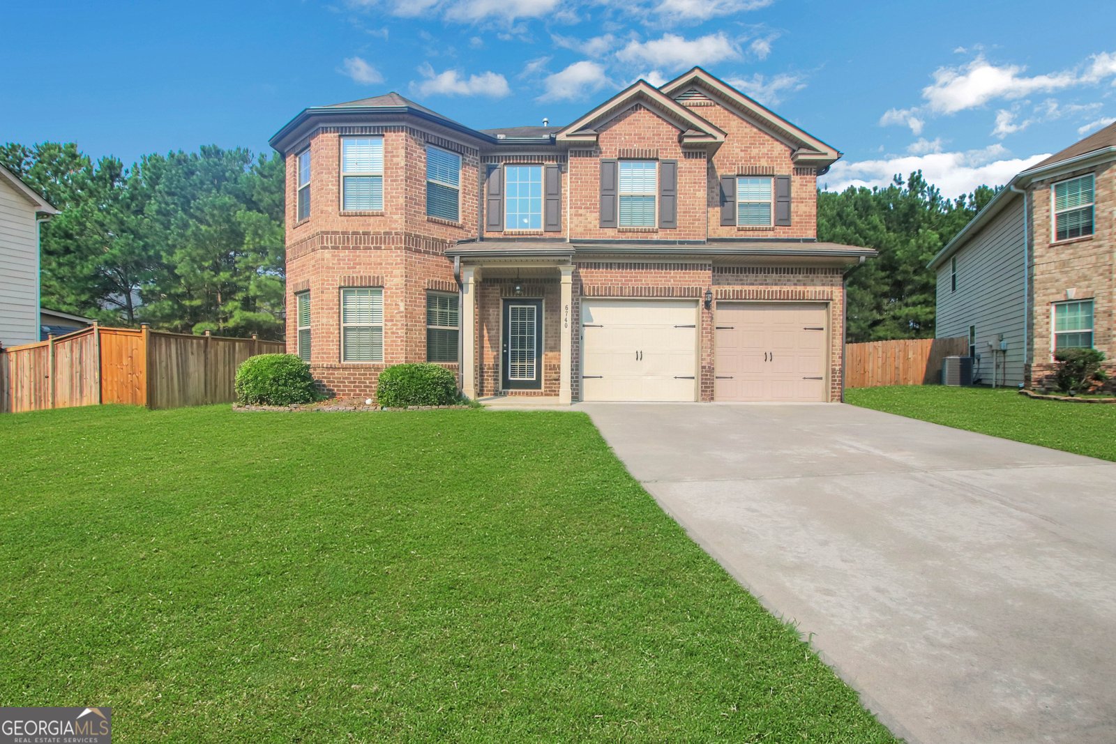 6740 Oak Hill Place Fairburn - main photo