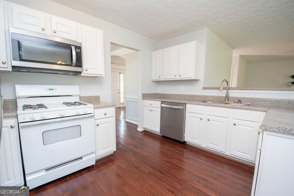 202 Biltmore Way Stockbridge - Photo 12
