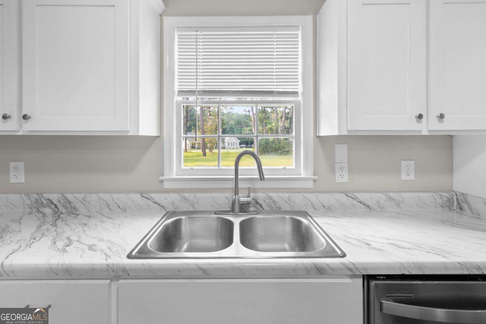 605 Honeysuckle Lane Statesboro - Photo 11