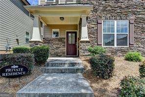 2339 Village Grove Drive Suwanee - main photo
