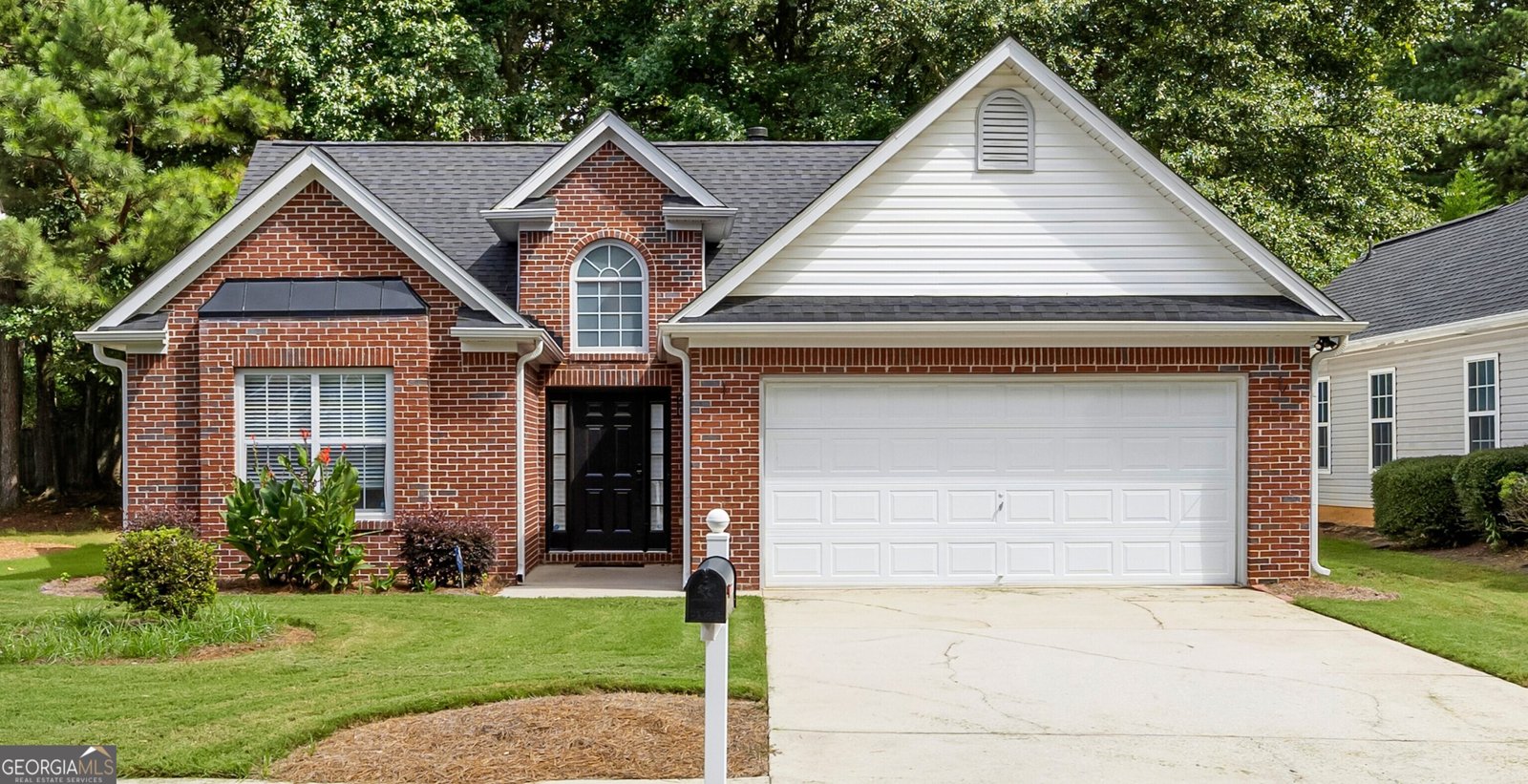 150 Eastfield Ct Fayetteville - main photo