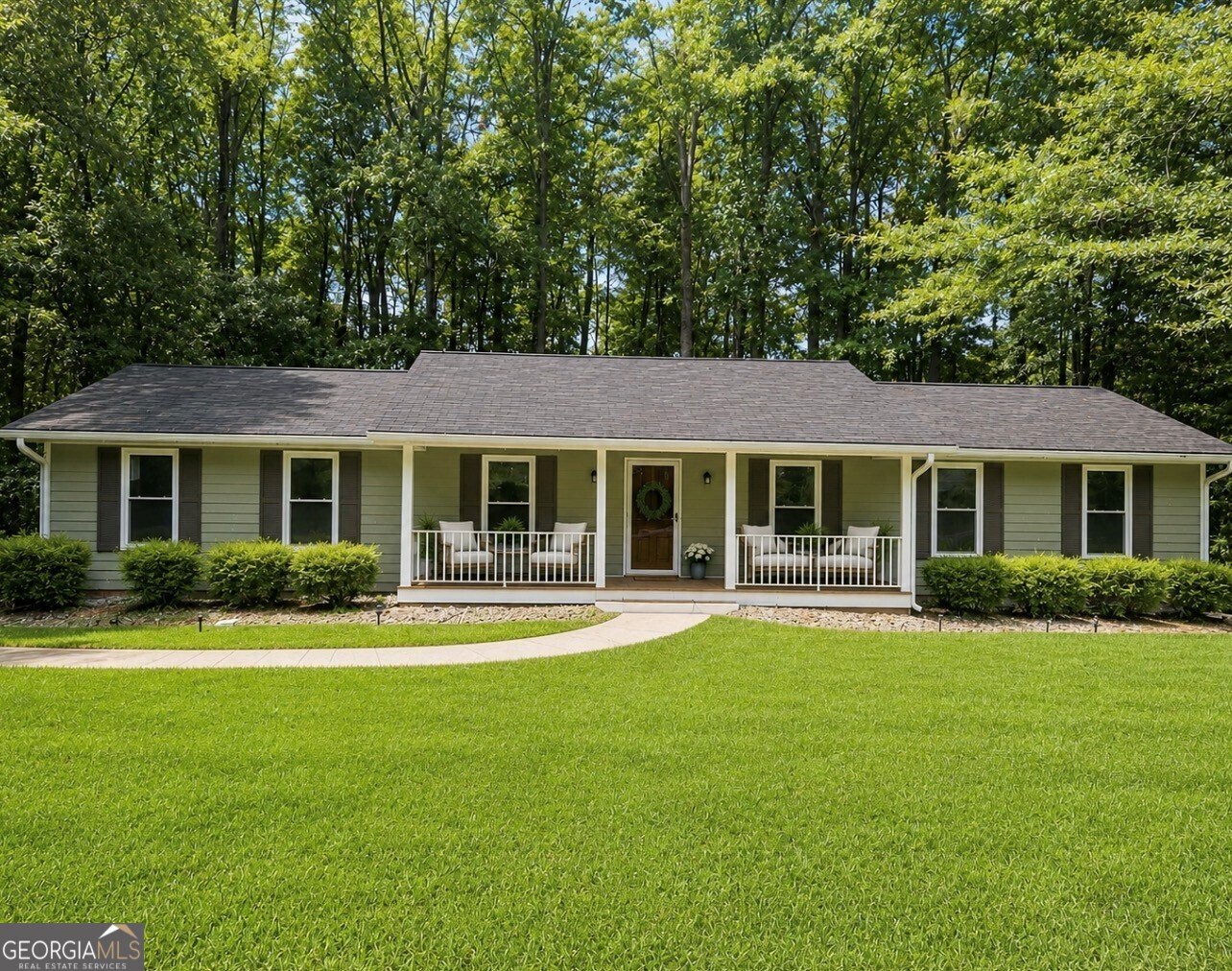 205 Kingswood Drive Fayetteville - main photo