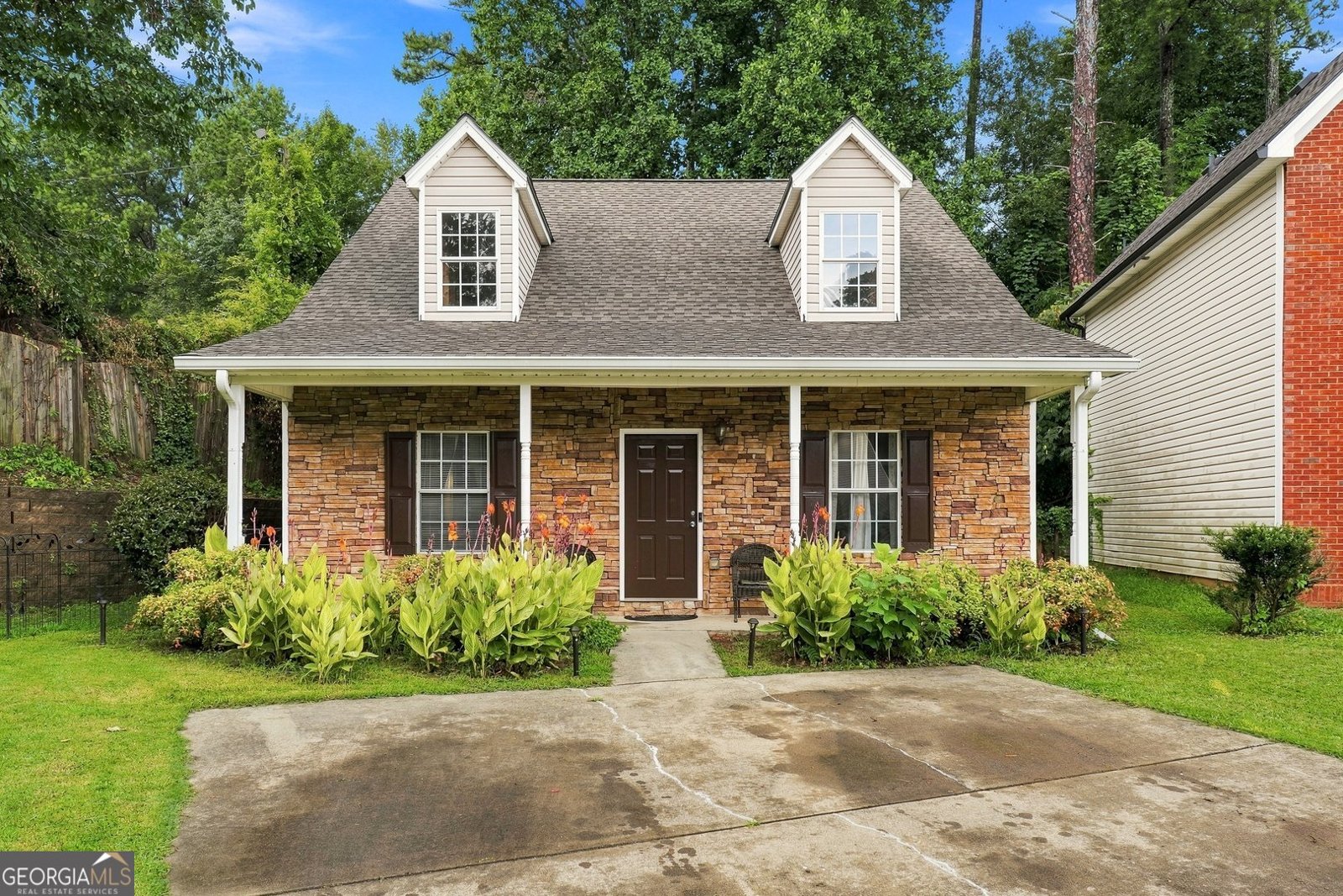 105 Twin Pines Court Dallas - main photo