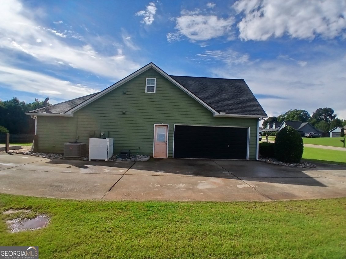 109 Presidential Lane Statham - Photo 43