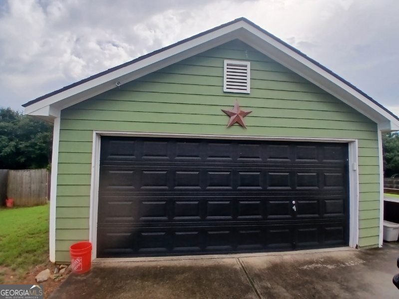 109 Presidential Lane Statham - Photo 89