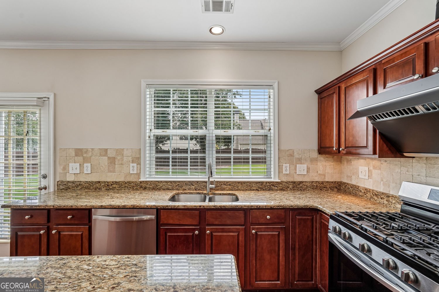 8080 Friarbridge Drive Suwanee - Photo 24