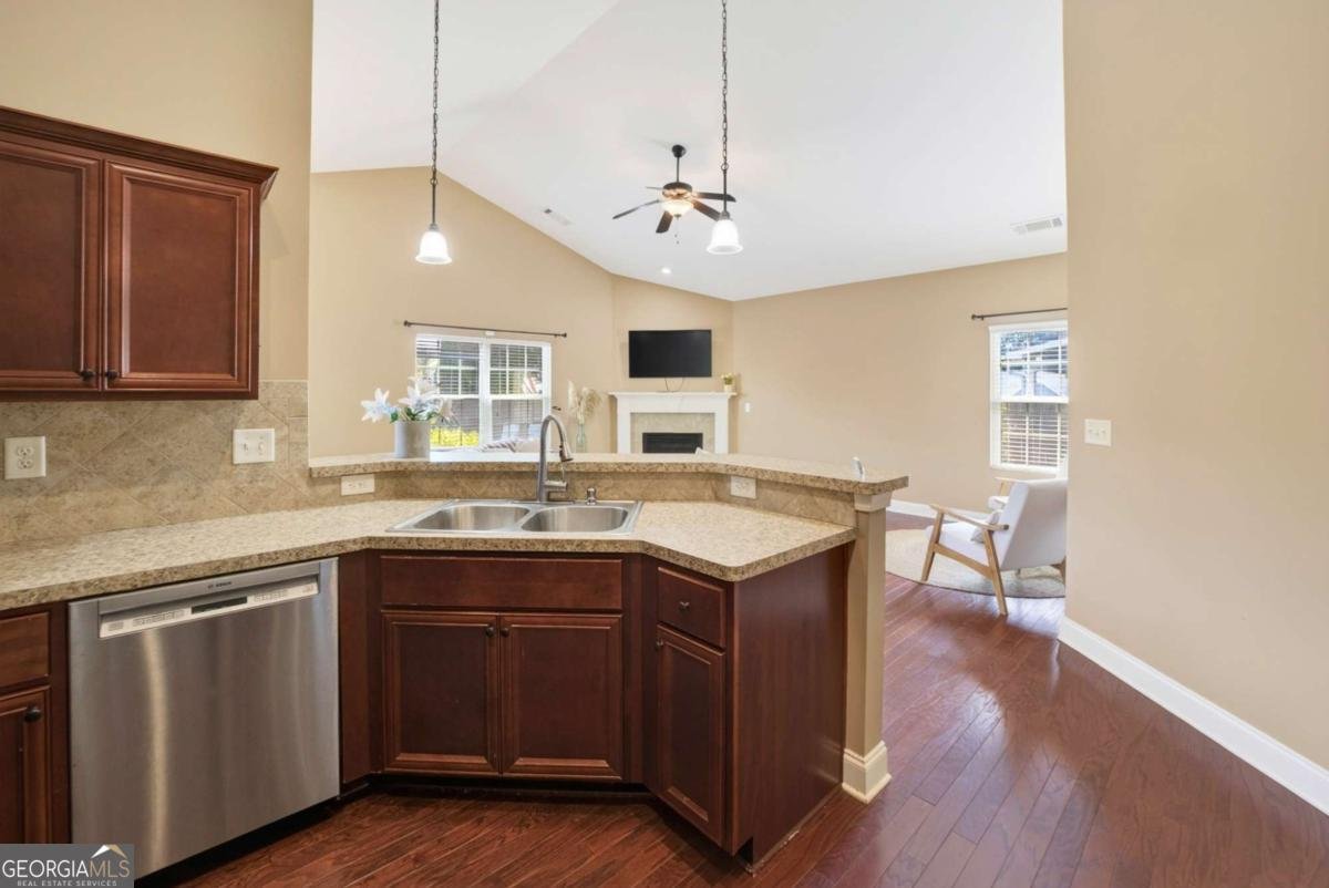 4814 Lost Creek Drive Gainesville - Photo 8