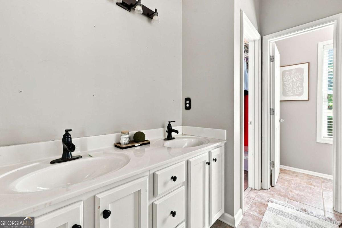 212 Oak Hollow Court White - Photo 12