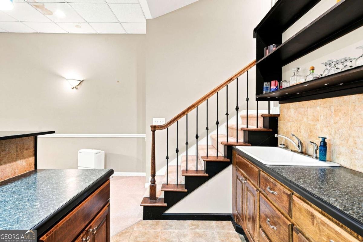212 Oak Hollow Court White - Photo 36