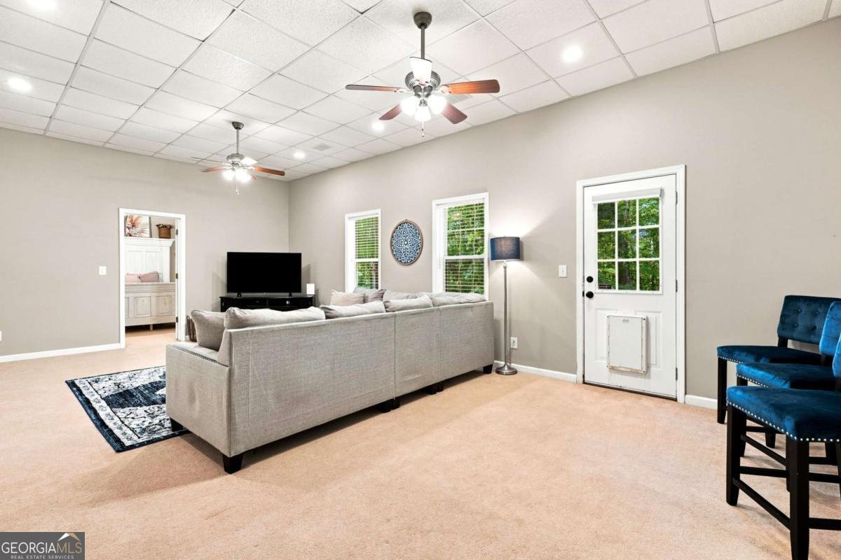 212 Oak Hollow Court White - Photo 39