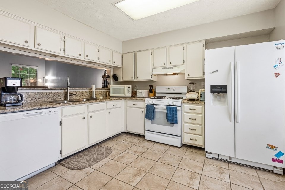 603 Wedgewood Way Sandy Springs - Photo 7