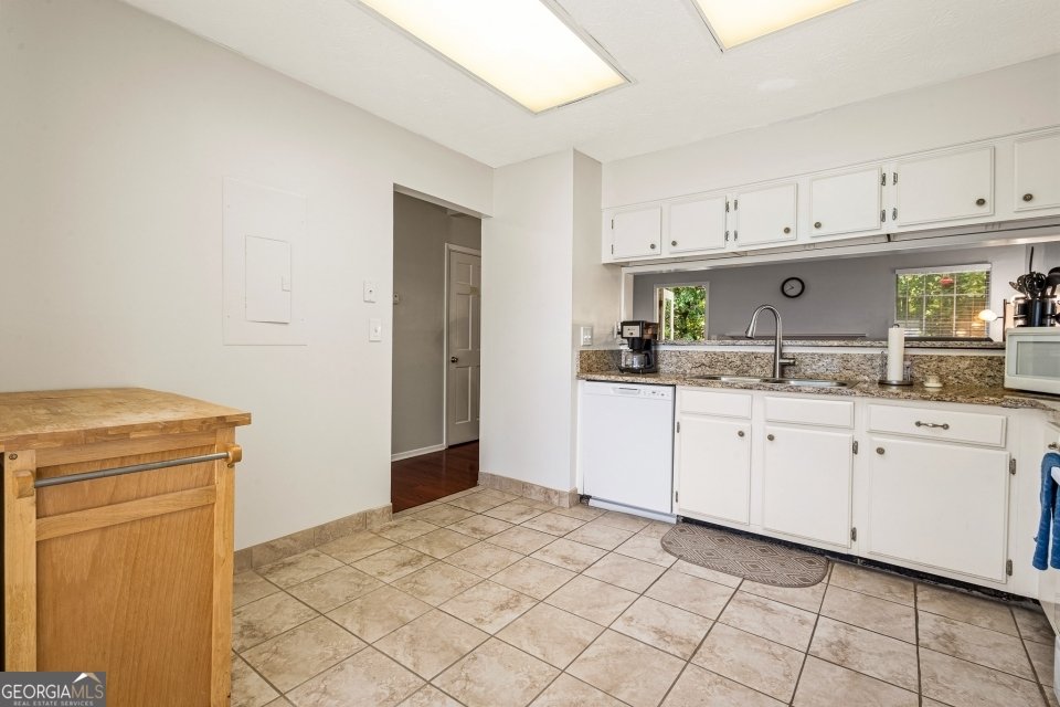 603 Wedgewood Way Sandy Springs - Photo 8