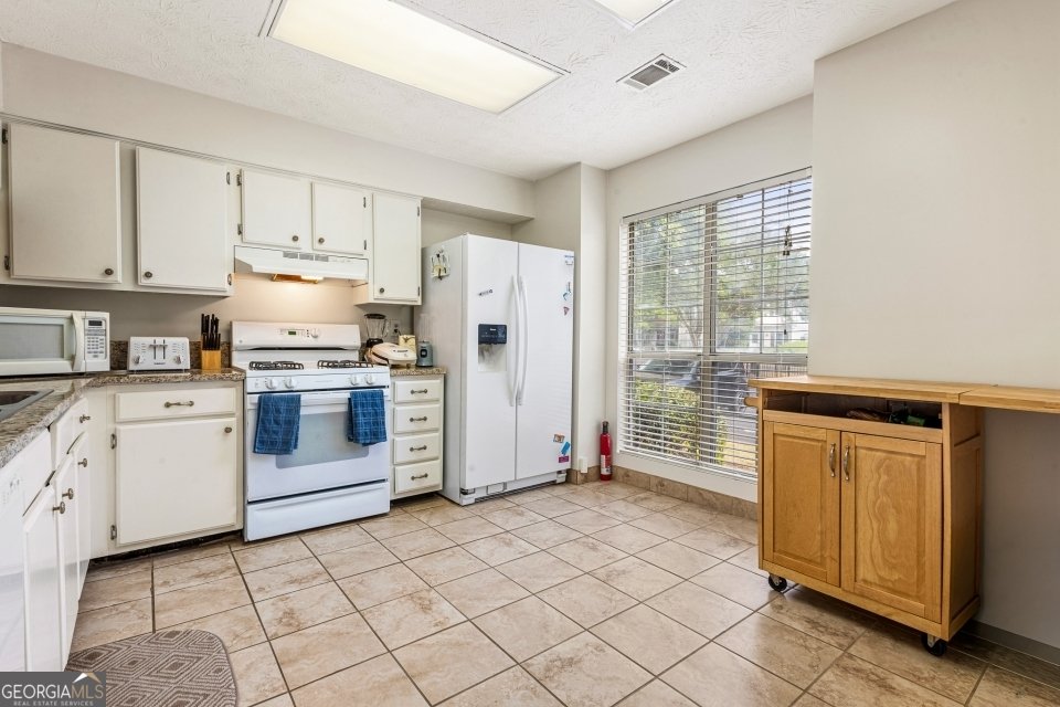 603 Wedgewood Way Sandy Springs - Photo 9