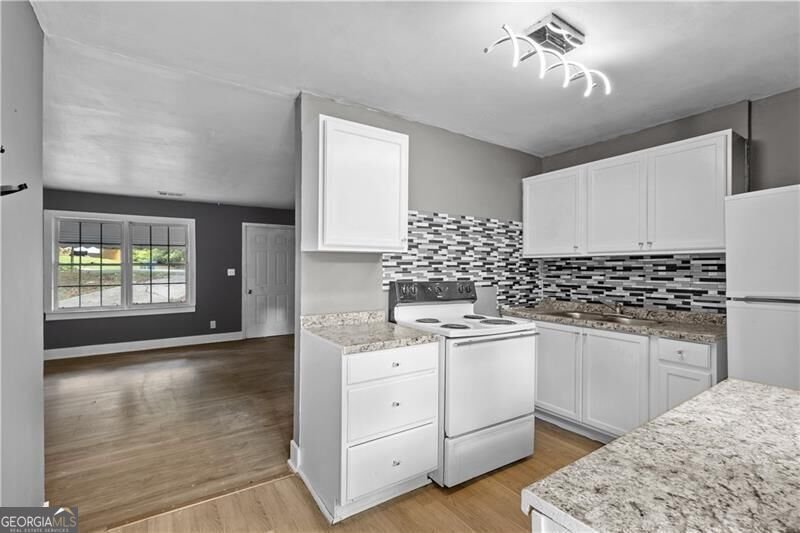 2436 Clarissa Drive Atlanta - Photo 6