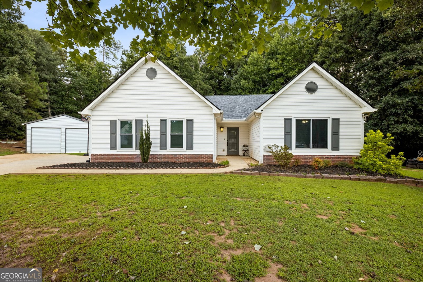 6253 Glen Port Circle Flowery Branch - main photo