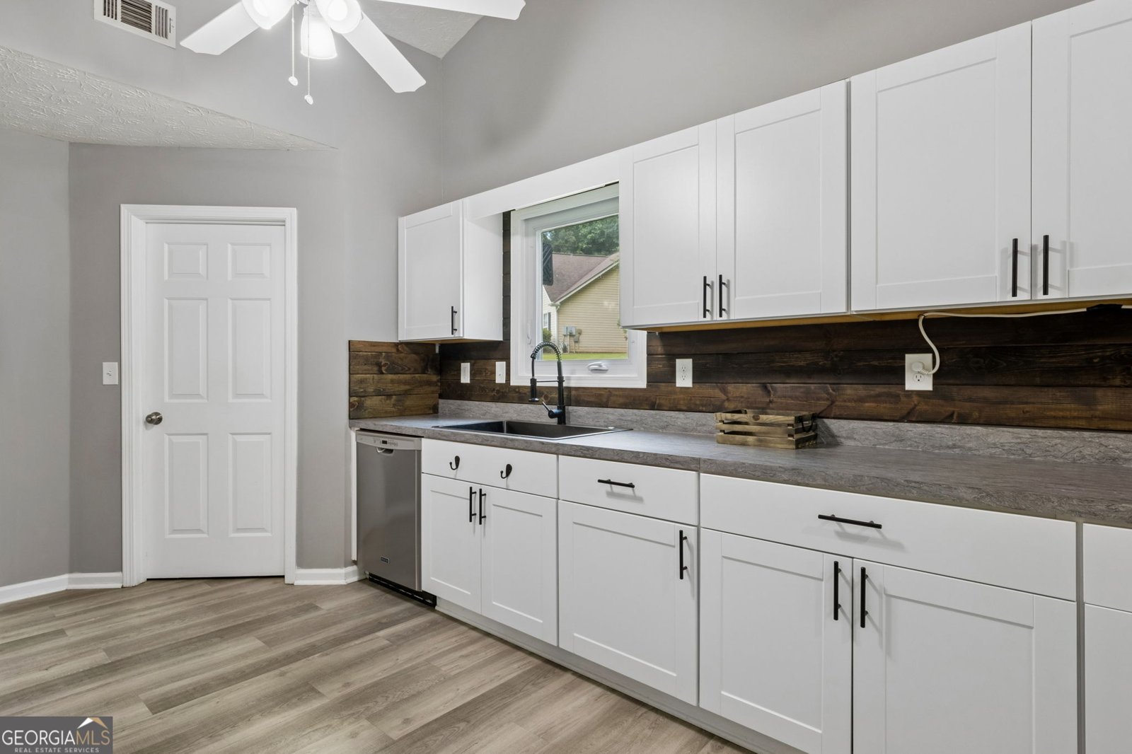 6253 Glen Port Circle Flowery Branch - Photo 23