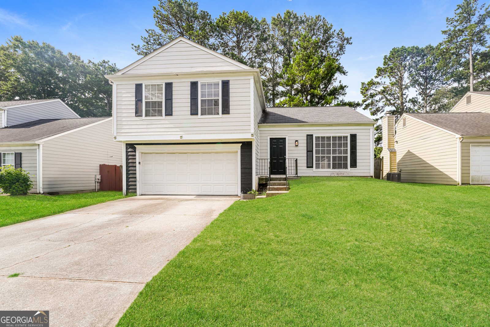 6580 Eastbriar Drive Lithonia - main photo