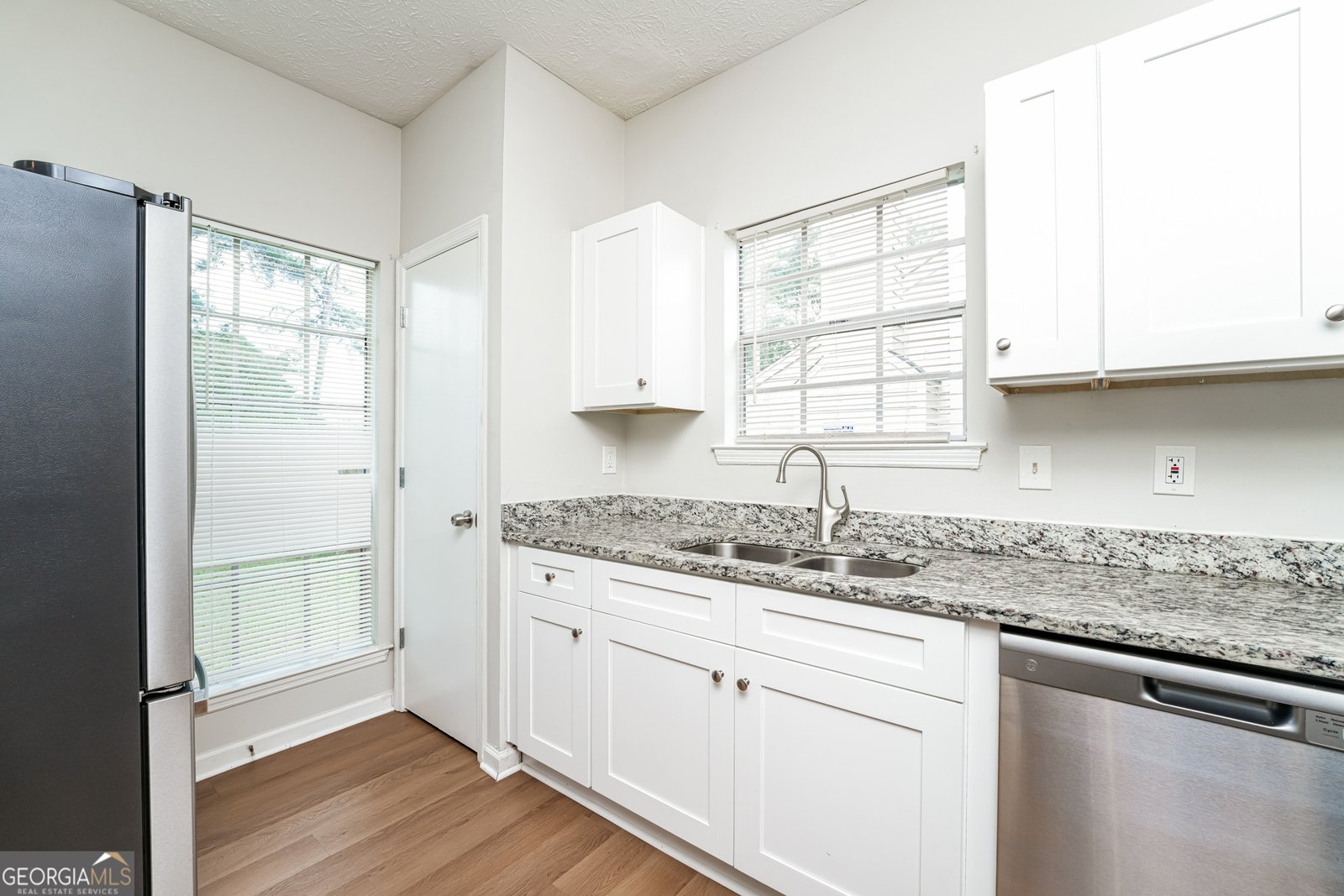 6580 Eastbriar Drive Lithonia - Photo 6