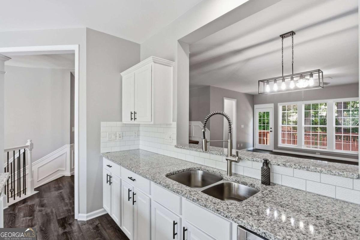 2475 Bridlewood Drive Atlanta - Photo 8