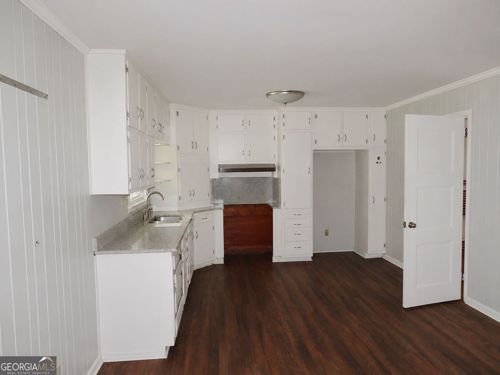 2705 Hayden Drive East Point - Photo 6