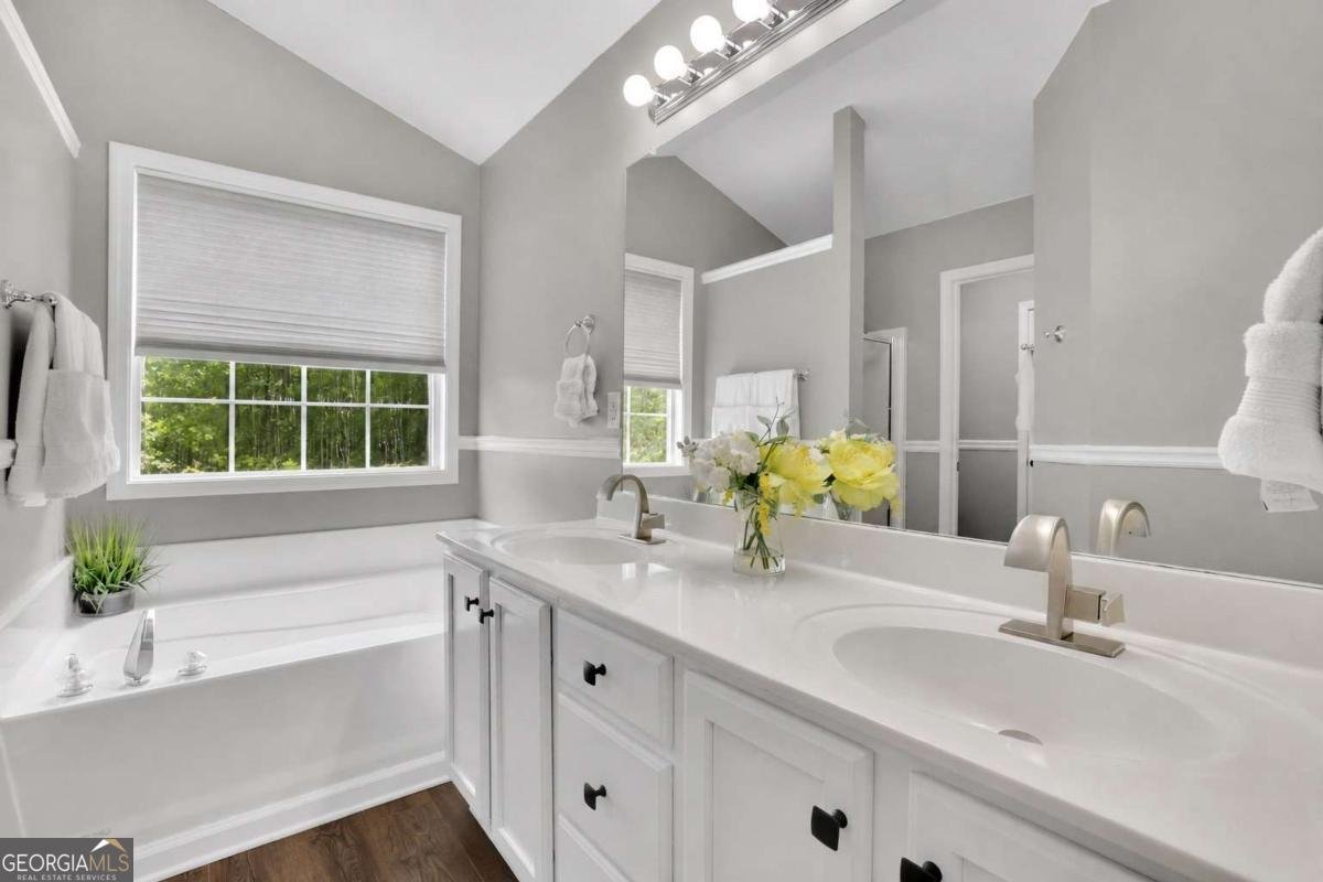 7660 Streamside Lane Cumming - Photo 18