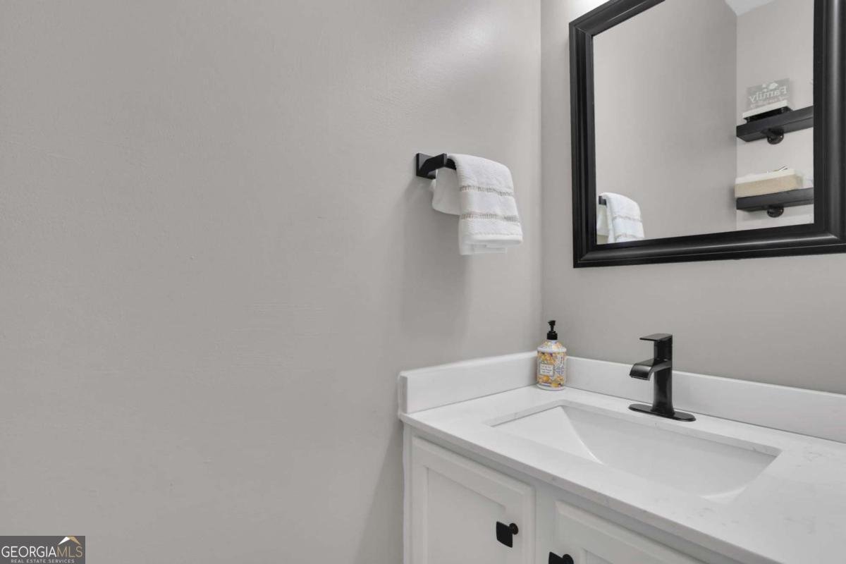 7660 Streamside Lane Cumming - Photo 7