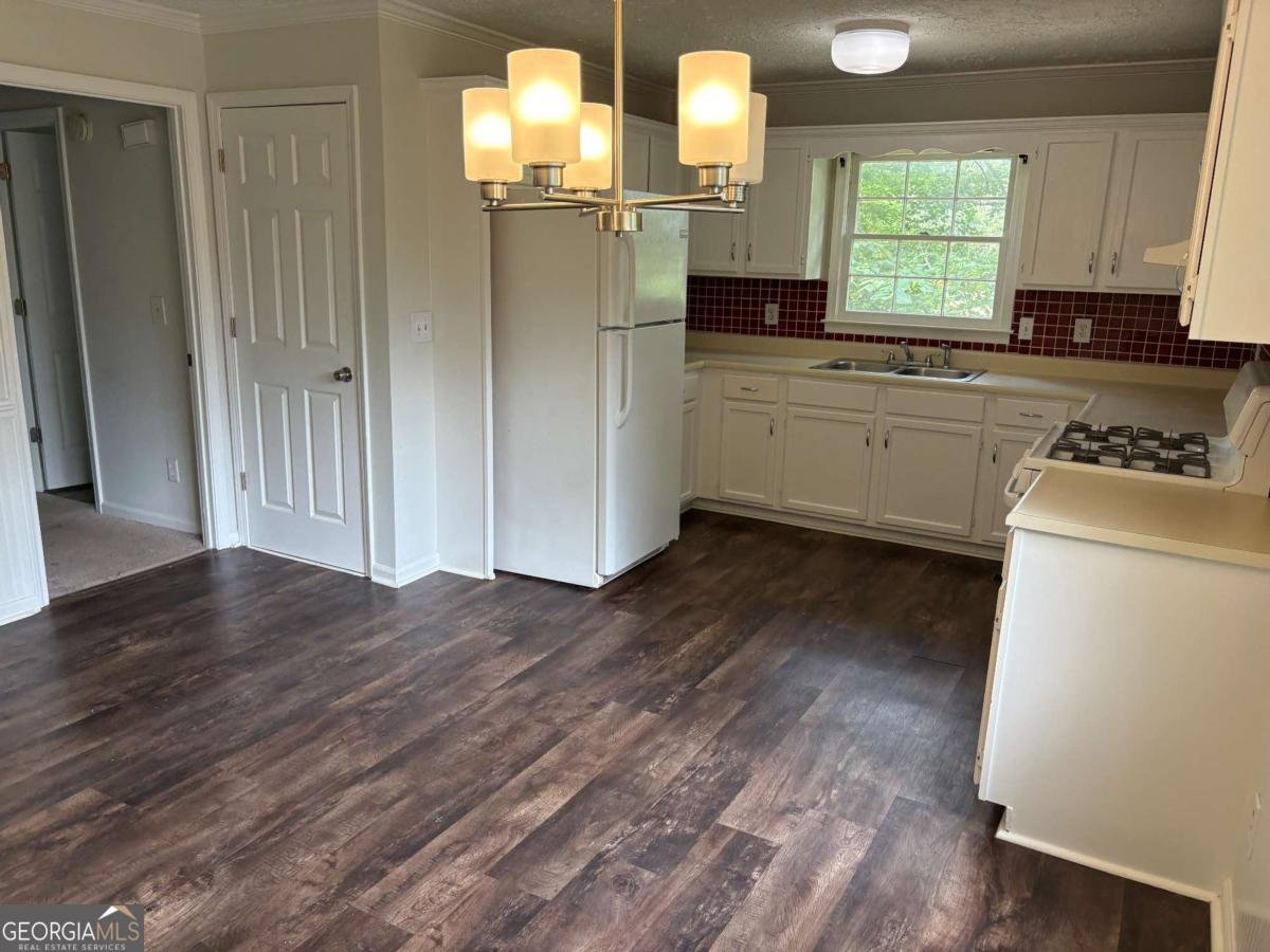 603 Butler Court Woodstock - Photo 6