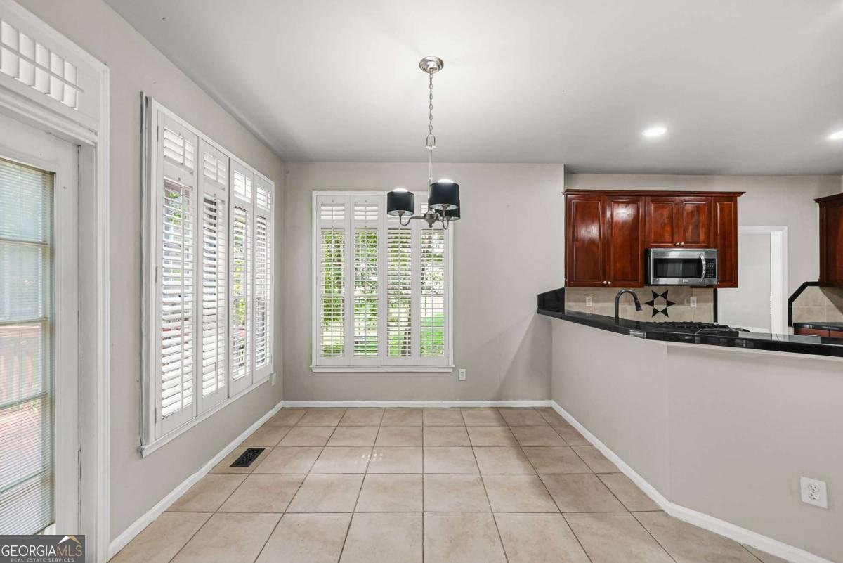 1014 Deer Hollow Drive Woodstock - Photo 8