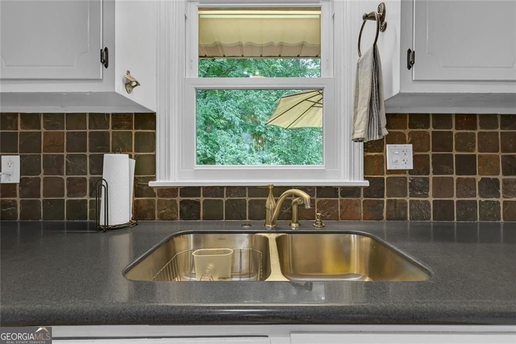 1095 Latham Road Decatur - Photo 17
