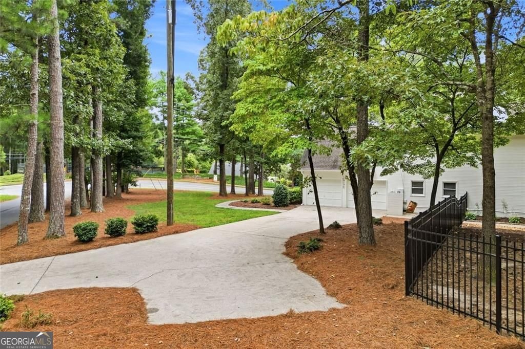 181 Lake Drive Roswell - Photo 48