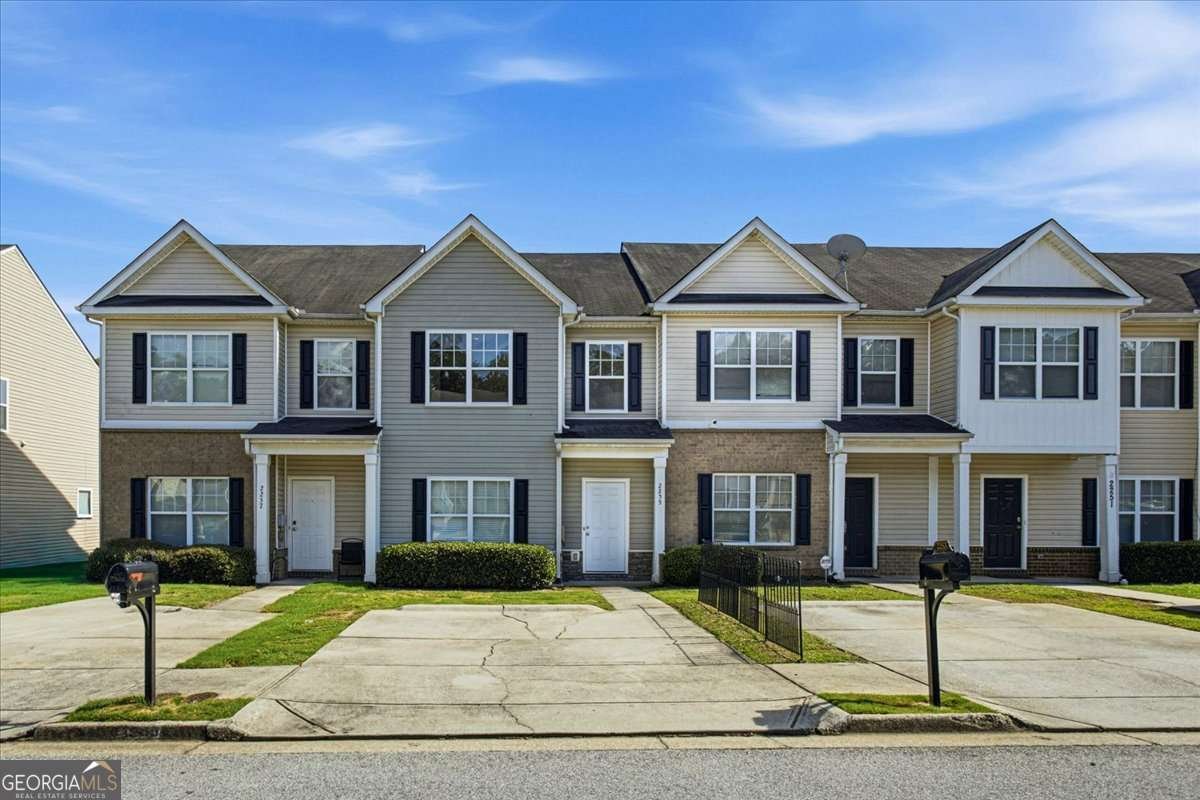 2255 Bigwood Trail Atlanta - main photo