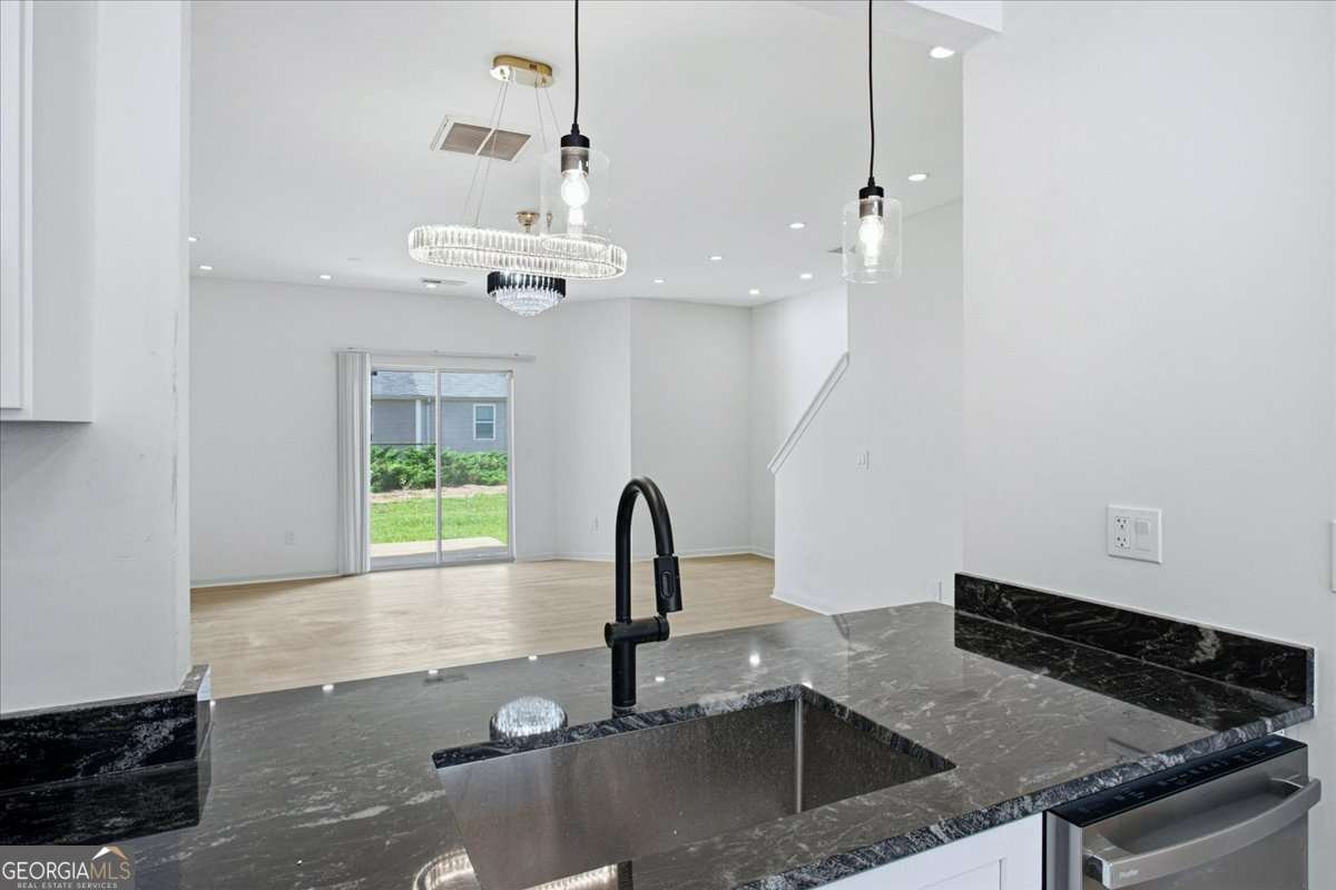 2255 Bigwood Trail Atlanta - Photo 9