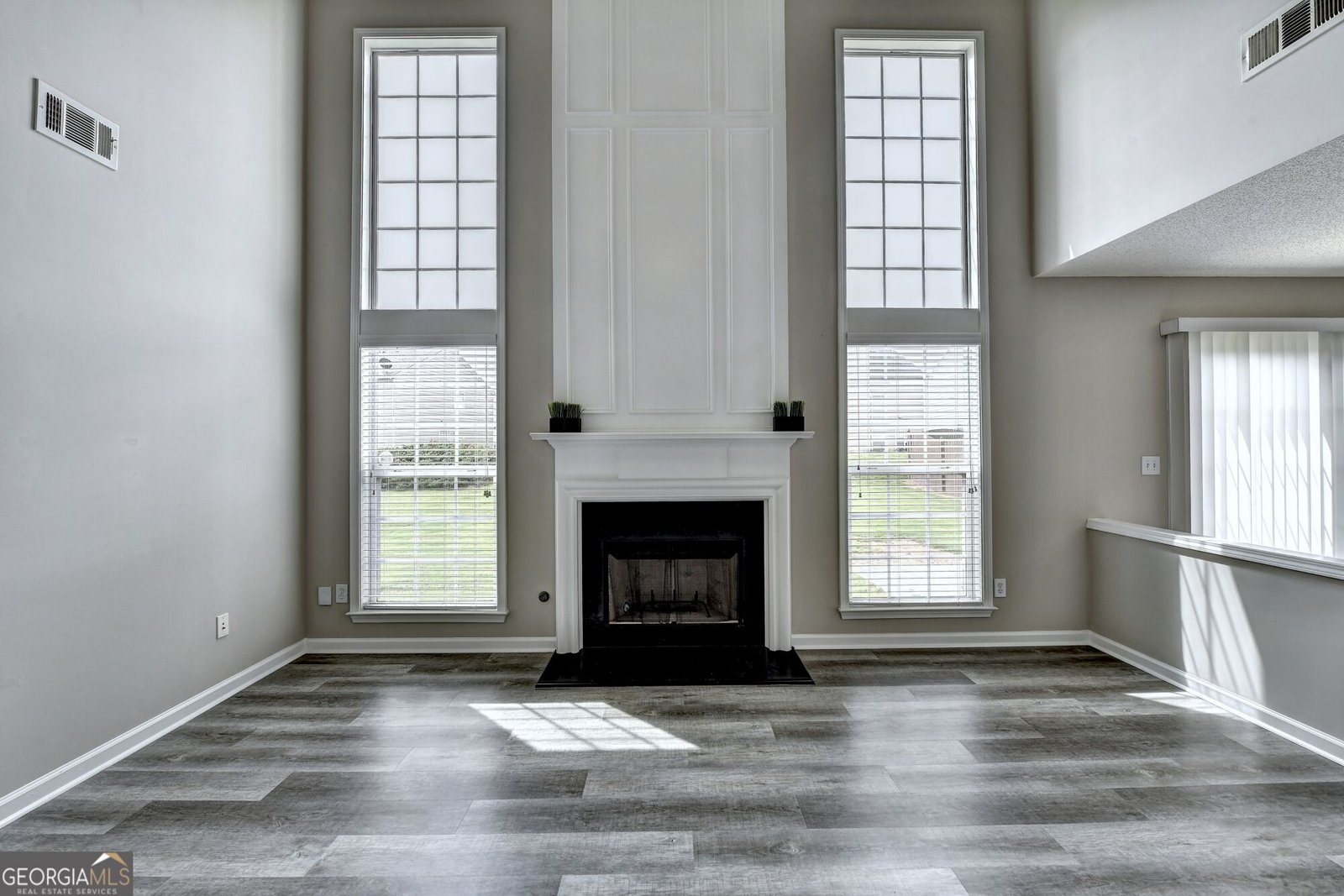 9210 Friarbridge Drive Suwanee - Photo 10