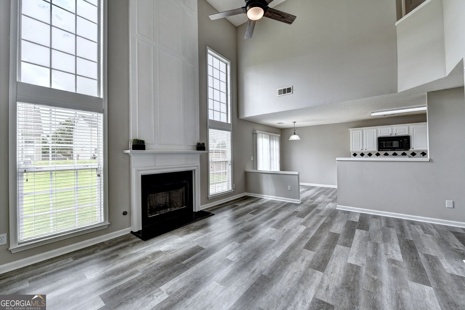 9210 Friarbridge Drive Suwanee - Photo 11