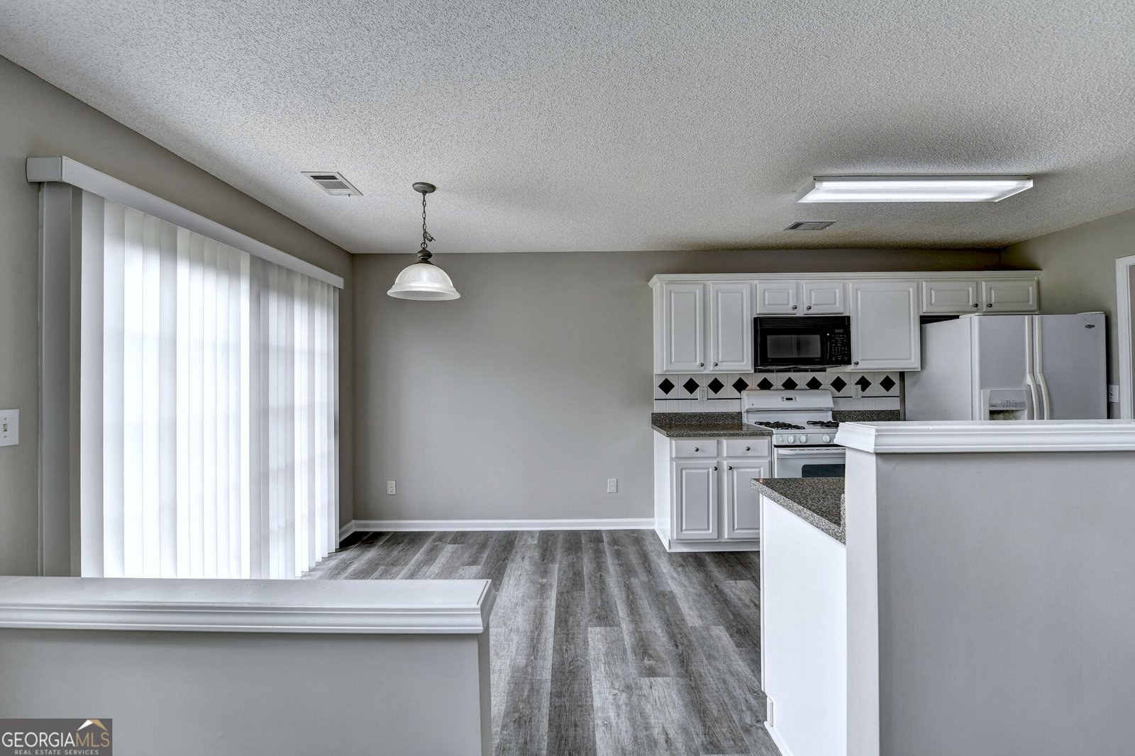 9210 Friarbridge Drive Suwanee - Photo 15