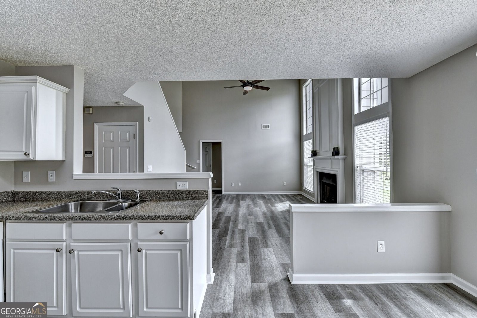 9210 Friarbridge Drive Suwanee - Photo 16