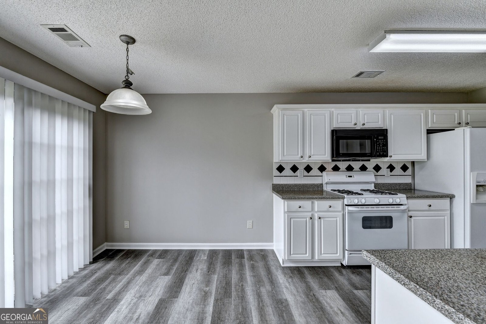 9210 Friarbridge Drive Suwanee - Photo 17