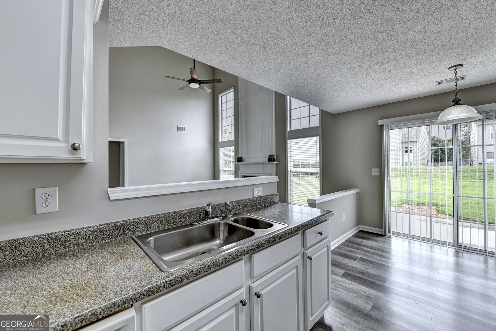 9210 Friarbridge Drive Suwanee - Photo 24