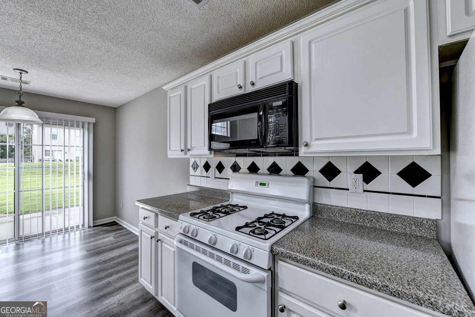 9210 Friarbridge Drive Suwanee - Photo 25