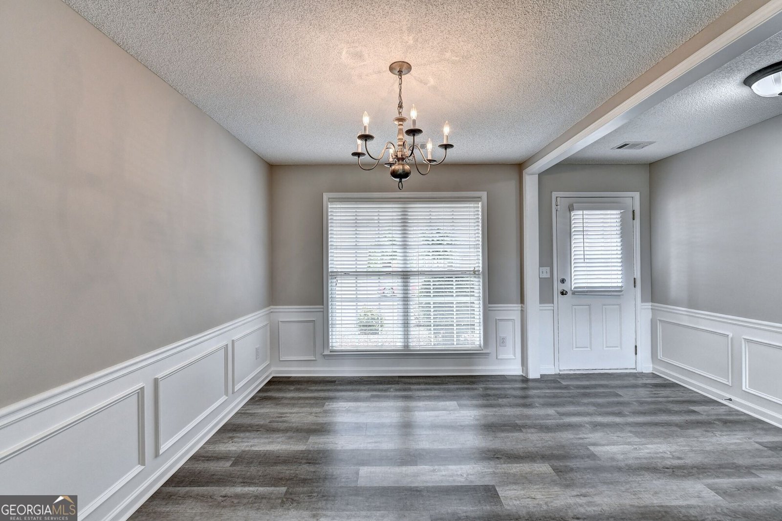 9210 Friarbridge Drive Suwanee - Photo 6