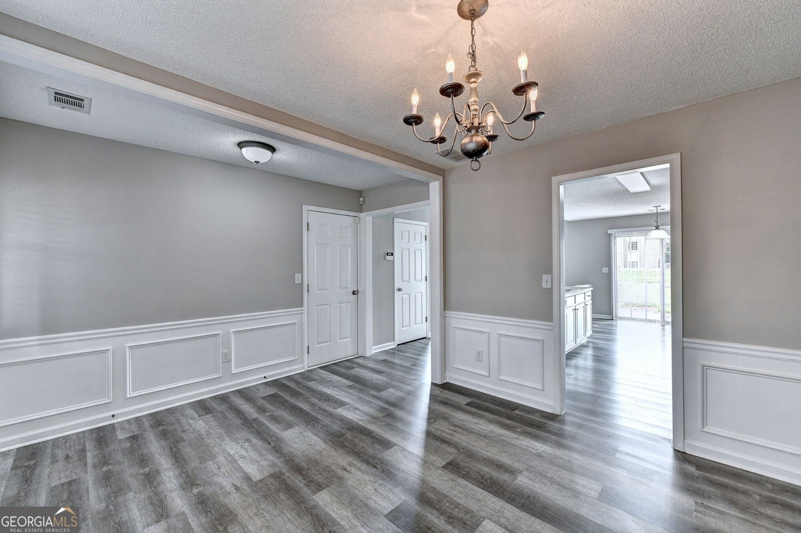 9210 Friarbridge Drive Suwanee - Photo 7