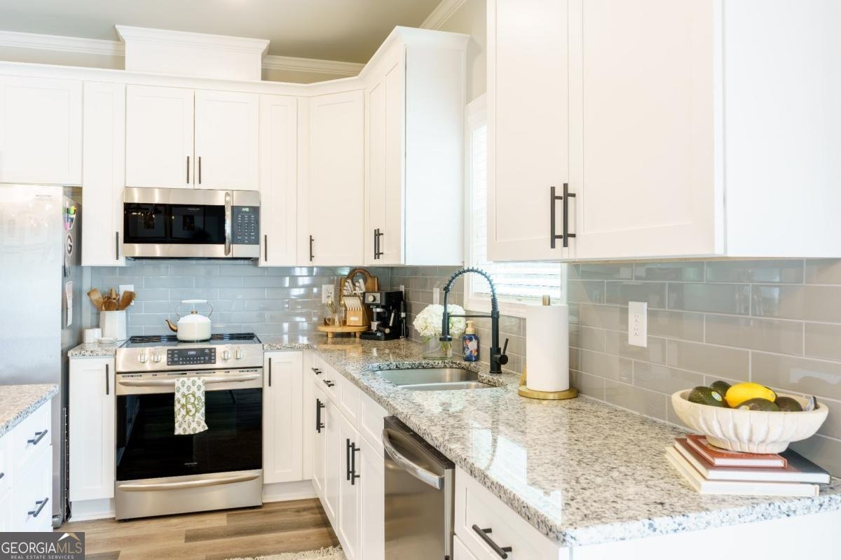 398 Sunset Drive Statham - Photo 6