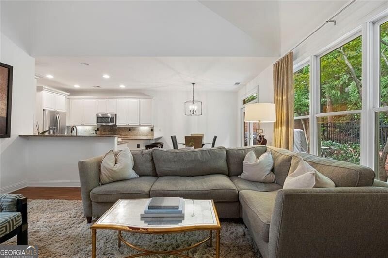 6485 Glen Oaks Lane Sandy Springs - Photo 17