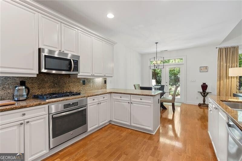 6485 Glen Oaks Lane Sandy Springs - Photo 32