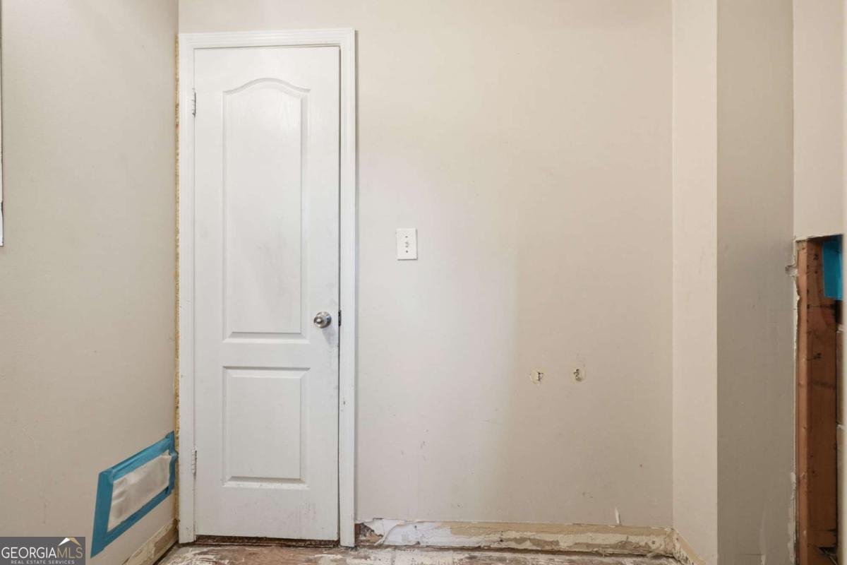 7037 Dalmatia Drive Riverdale - Photo 9