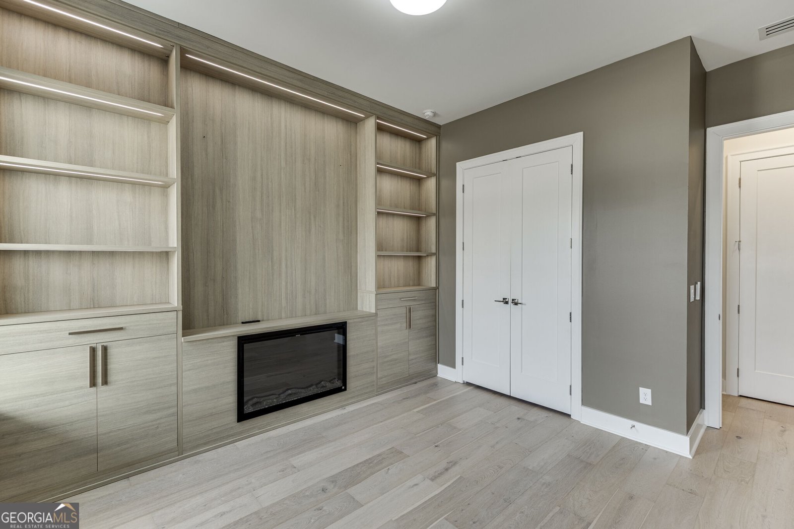 7032 Cottage Grove Drive Flowery Branch - Photo 6