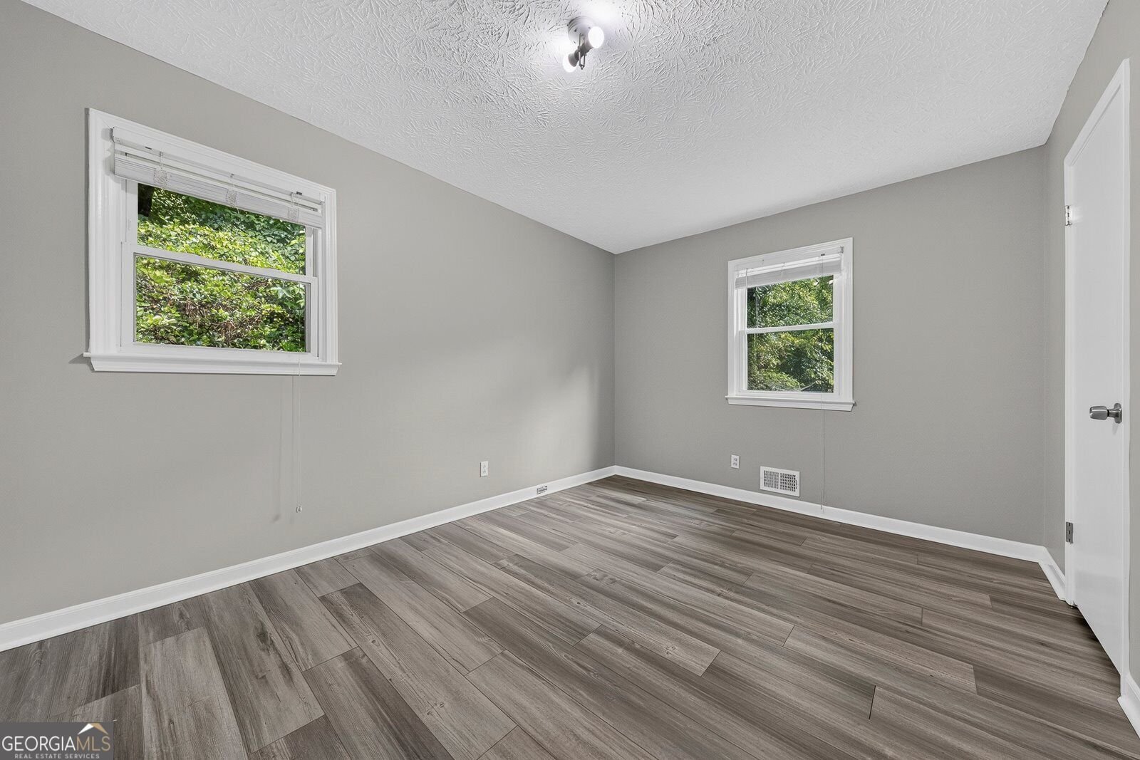 917 Andover Court Woodstock - Photo 32
