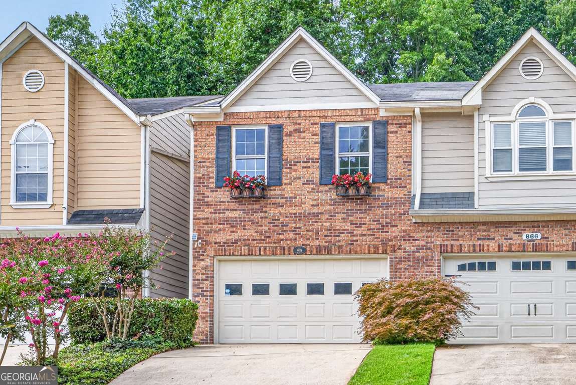 868 Edgewater Circle Marietta - main photo