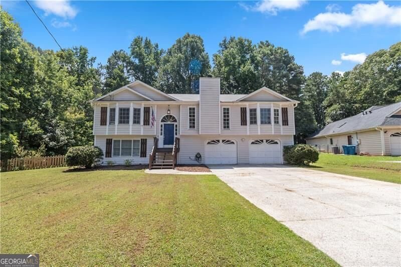 1476 Chateau Circle Lawrenceville - main photo